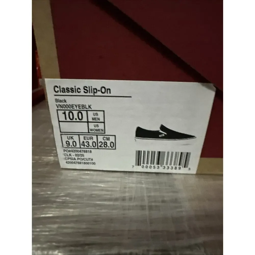 New Men's Size 10 Vans Classic Slip-on Black White VN000EYEBLK